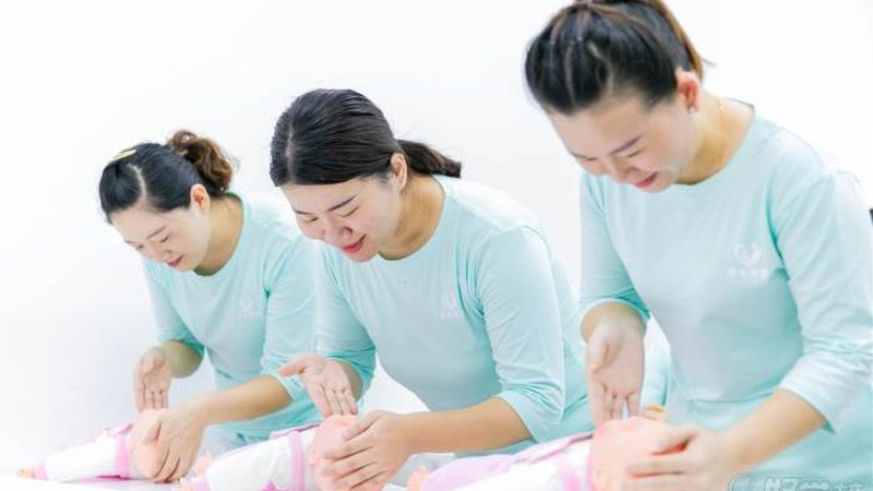 月子会所里的宝宝护理：新手爸妈必知的四大要点**